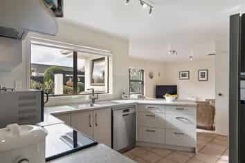 5 Galloway Crescent, Farm Cove