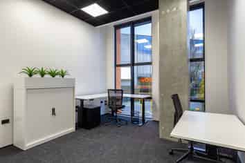 19m2* Boutique Offices  High Street.