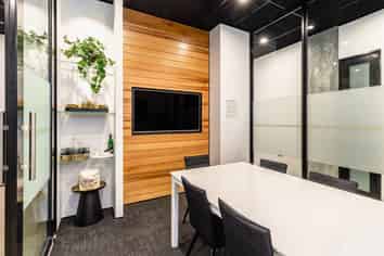 19m2* Boutique Offices  High Street.