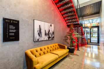 19m2* Boutique Offices  High Street.