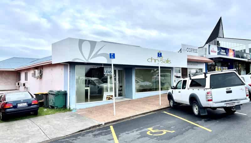 2/739 Whangaparaoa Road, Whangaparaoa