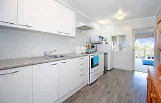 2/18 Wellington Street, Papakura