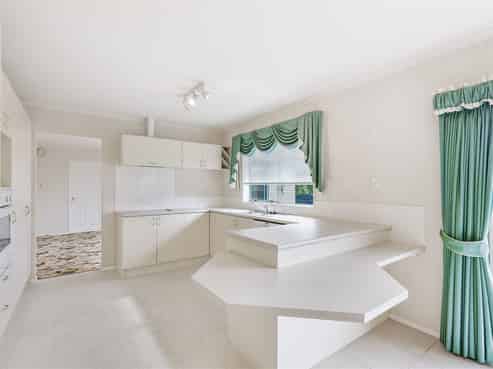 83 Buscomb Ave, Henderson