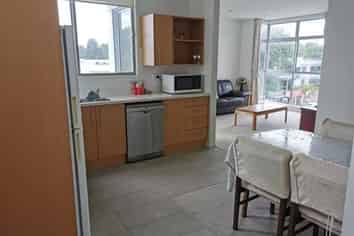 2G/1C zz Queen Mary Ave, Epsom