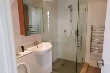 2G/1C zz Queen Mary Ave, Epsom