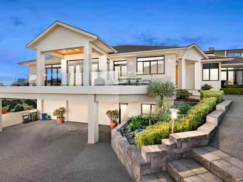 26 Beauvoir Avenue, Matakatia