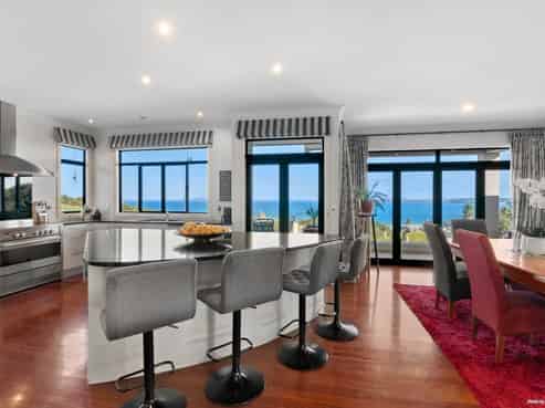 26 Beauvoir Avenue, Matakatia