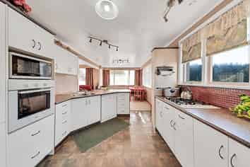 94 South Road, Manaia