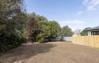 12A Barnett Place, Pirimai