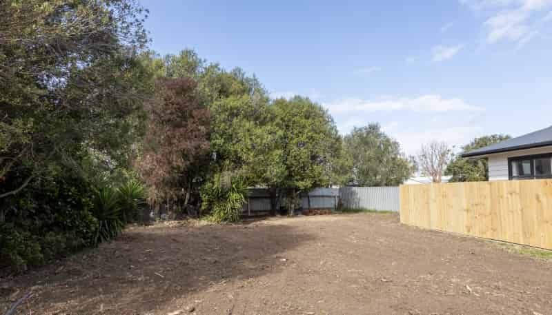 12A Barnett Place, Pirimai