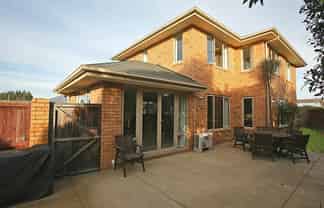 2 Highwood Lane, Burnside