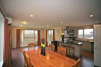 2 Highwood Lane, Burnside