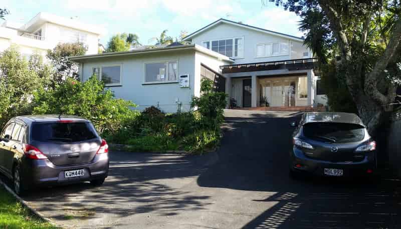 76 Beach Road, Castor Bay