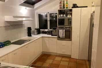 76 Beach Road, Castor Bay