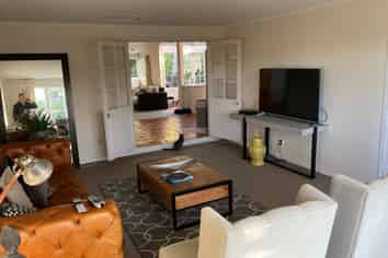 76 Beach Road, Castor Bay