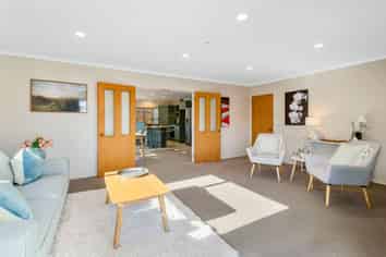 13 Nether Green Crescent, Johnsonville