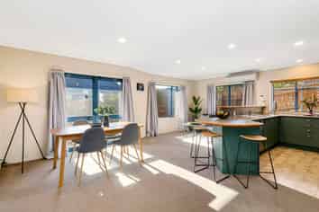 13 Nether Green Crescent, Johnsonville