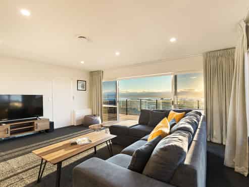 52 Coster Street, Enner Glynn