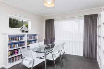 2/22 Barton Grove, Naenae