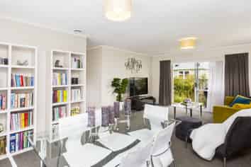 2/22 Barton Grove, Naenae