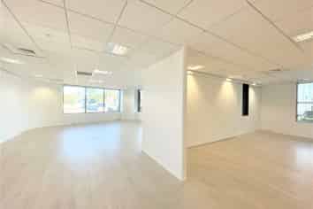 HIGH QUALITY OFFICE PREMISES