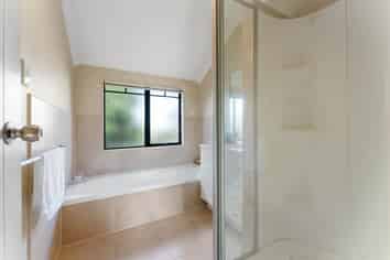 9 Saybrook Place, Mangere