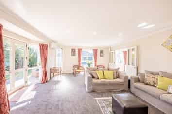 10 Autumn Place, Redwood