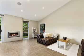 6 Baxendale Drive, Westbrook