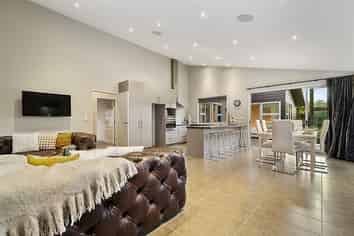 6 Baxendale Drive, Westbrook