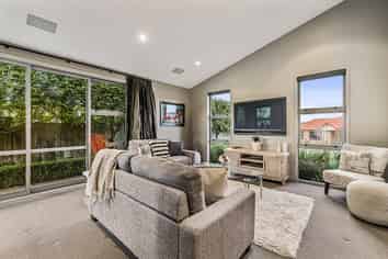 6 Baxendale Drive, Westbrook