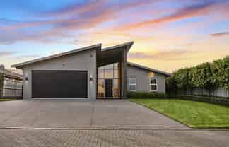 6 Baxendale Drive, Westbrook