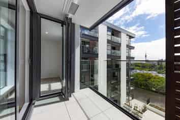 105, 5-9 Madeira Lane, Grafton