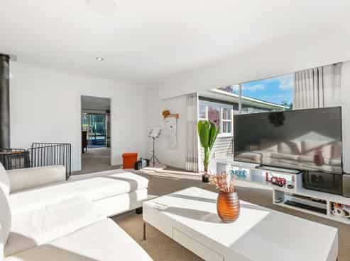 8 Saffron Street, Birkdale