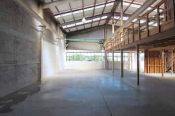 Versatile Kingsland Standalone