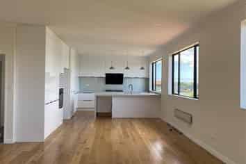 16 Venus Place, Half Moon Bay