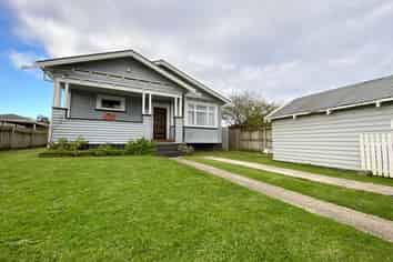 21A Thomas Road, Mangere