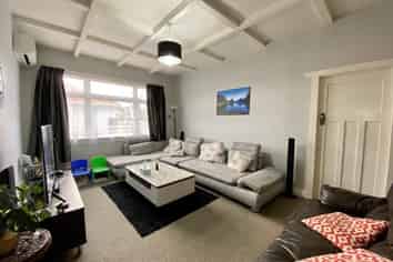 21A Thomas Road, Mangere