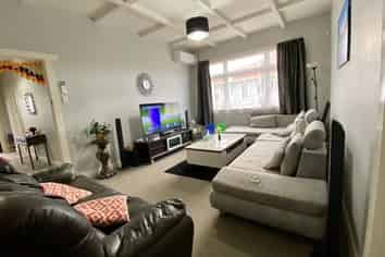 21A Thomas Road, Mangere