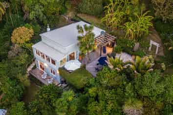 38 Hill Road, Palm Beach