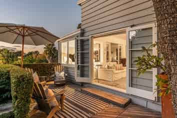 38 Hill Road, Palm Beach