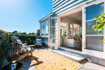 38 Hill Road, Palm Beach