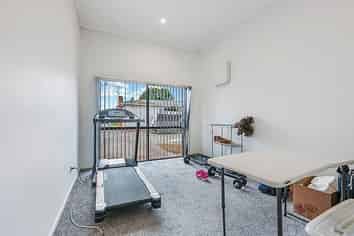 2/32 Buckland Road, Mangere East