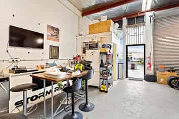 Ideal Industrial Unit - Henderson