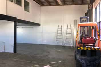 SMALL WAIRAU ROAD WAREHOUSE AND OFFICES