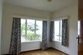 86 Valley Road, Mount Eden