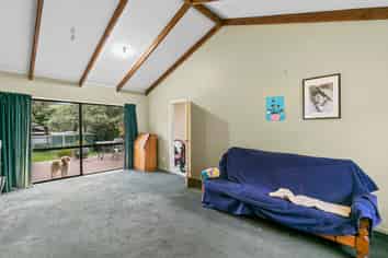 2/42 Kairimu Street, Stokes Valley