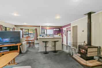 2/42 Kairimu Street, Stokes Valley