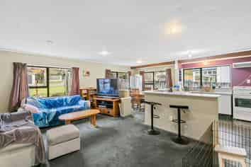 2/42 Kairimu Street, Stokes Valley