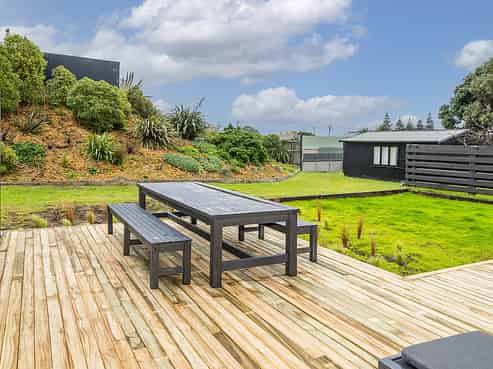 23 Tasman Rd, Otaki Beach