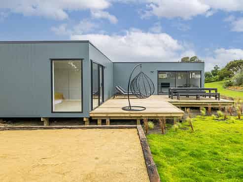 23 Tasman Rd, Otaki Beach